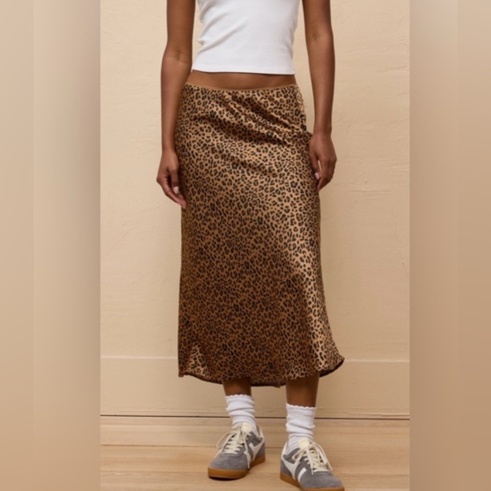 AE High-Waisted Satin Midi Slip Skirt Leopard Small